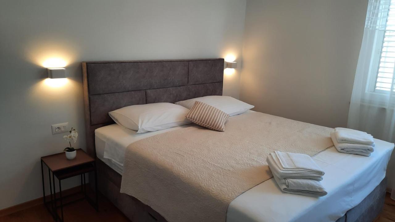 Apartments & Room Marina View 沃迪切 外观 照片