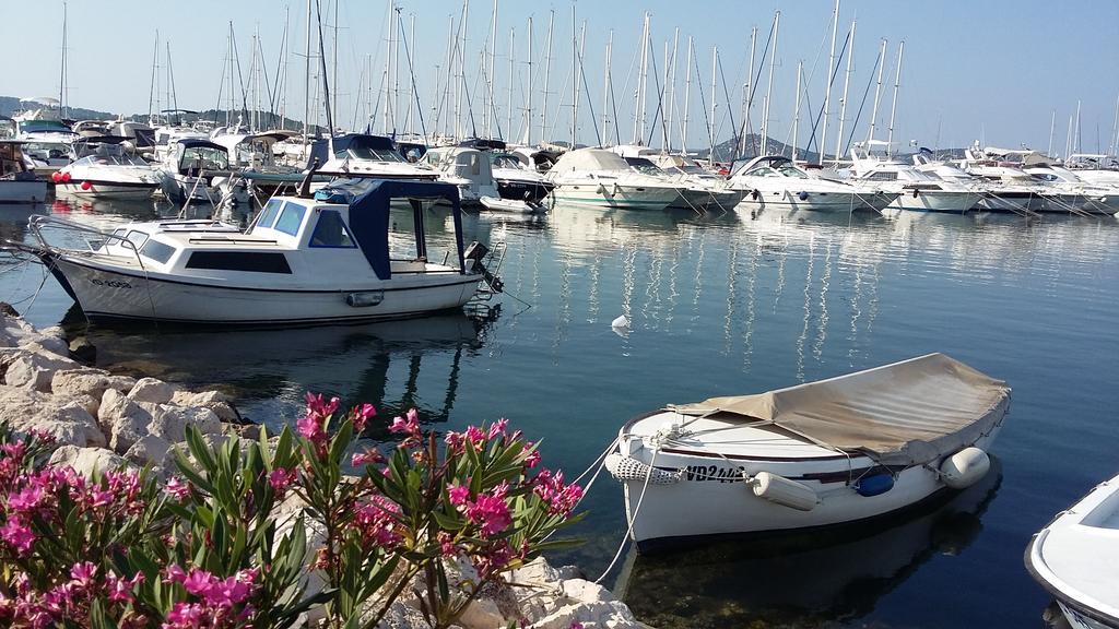 Apartments & Room Marina View 沃迪切 外观 照片