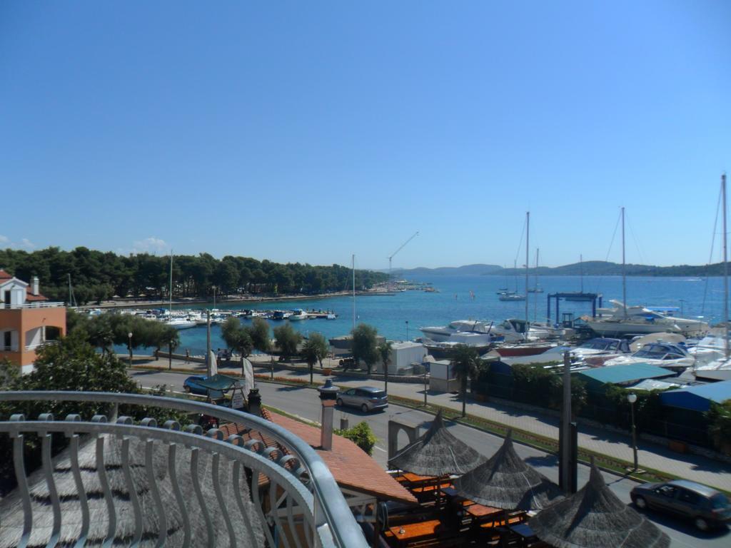 Apartments & Room Marina View 沃迪切 外观 照片